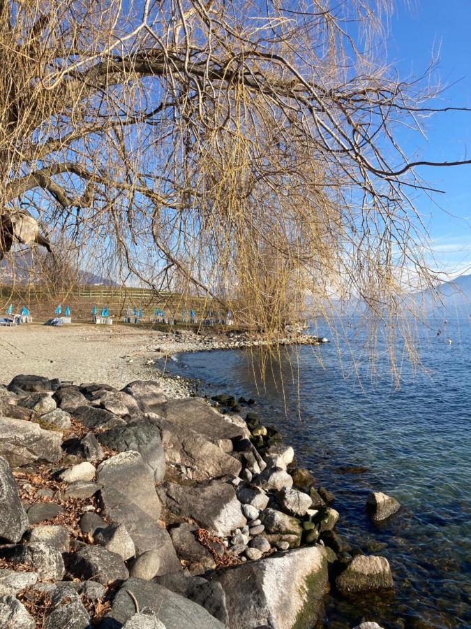 Casa vacanza sole lago… Intra Esterno foto